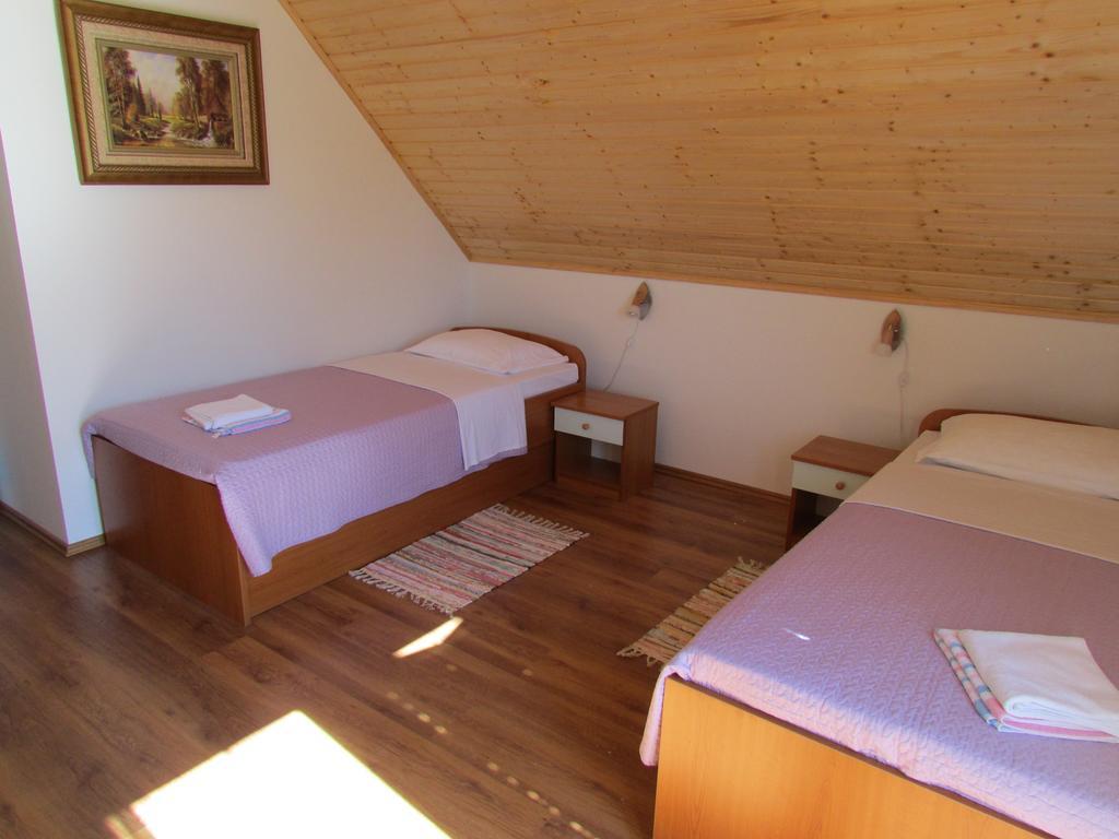 Guest House Nenad Plitvicka Jezera Quarto foto